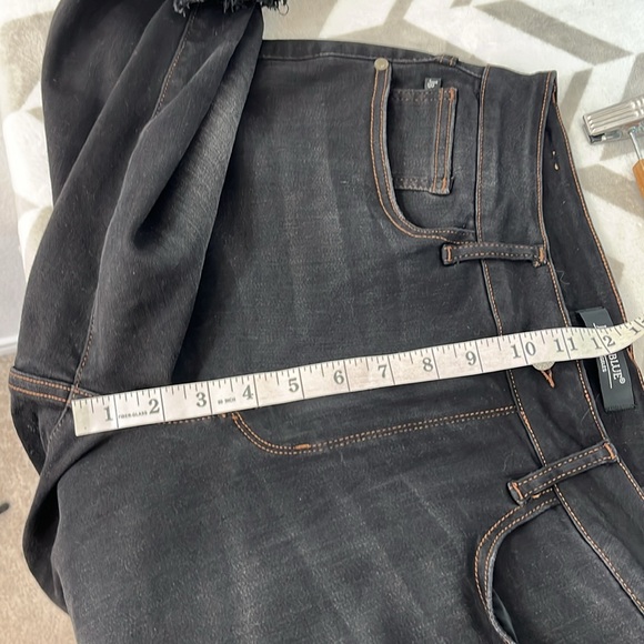 Judy Blue Leighton High-Rise Distressed Jean Straight leg size 14W - Picture 9 of 10